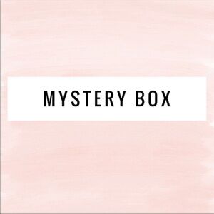 Women’s Mystery Box! 5-6 Items​
